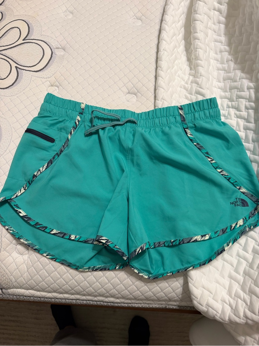 NWT The North Face Women's Teal Athletic Shorts size Large